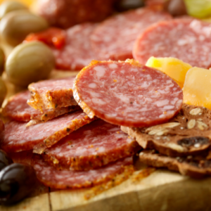 Read more about the article Tips For The Ultimate Charcuterie Board